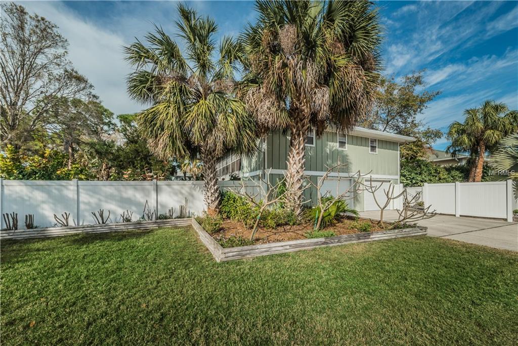 737 OHIO AVENUE, PALM HARBOR, Florida 34683, 4 Bedrooms Bedrooms, 3 Rooms Rooms,3 BathroomsBathrooms,Residential,For sale,OHIO,U7847502