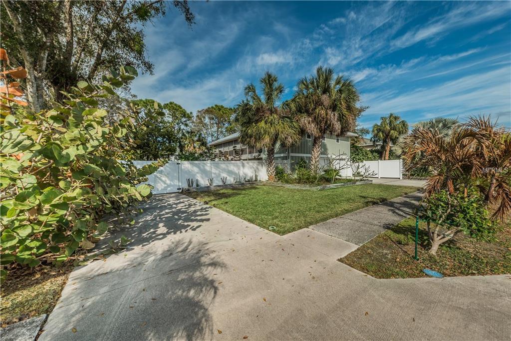 737 OHIO AVENUE, PALM HARBOR, Florida 34683, 4 Bedrooms Bedrooms, 3 Rooms Rooms,3 BathroomsBathrooms,Residential,For sale,OHIO,U7847502