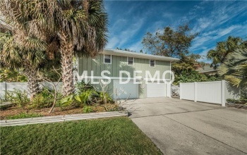 737 OHIO AVENUE, PALM HARBOR, Florida 34683, 4 Bedrooms Bedrooms, 3 Rooms Rooms,3 BathroomsBathrooms,Residential,For sale,OHIO,U7847502