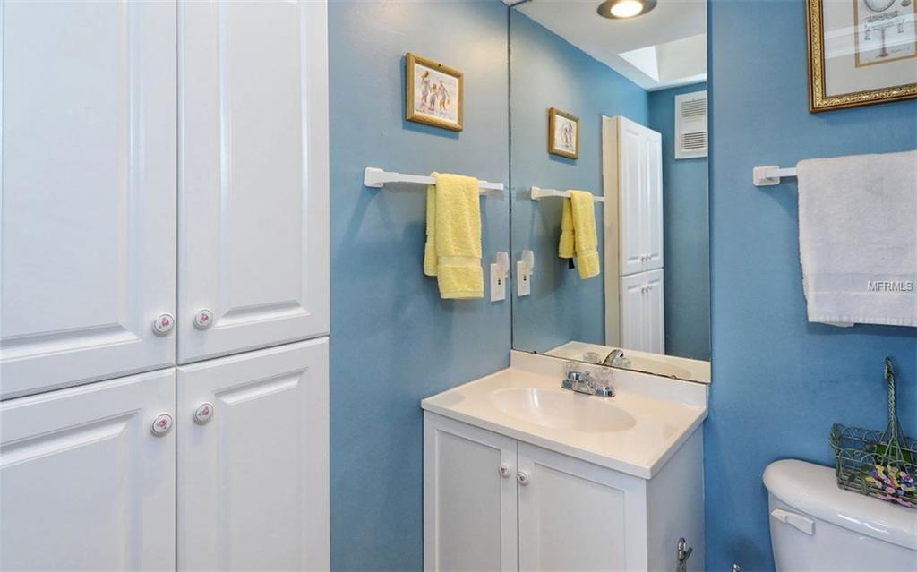 232 SAINT AUGUSTINE AVENUE, VENICE, Florida 34285, 2 Bedrooms Bedrooms, 6 Rooms Rooms,2 BathroomsBathrooms,Residential,For sale,SAINT AUGUSTINE,N5912684