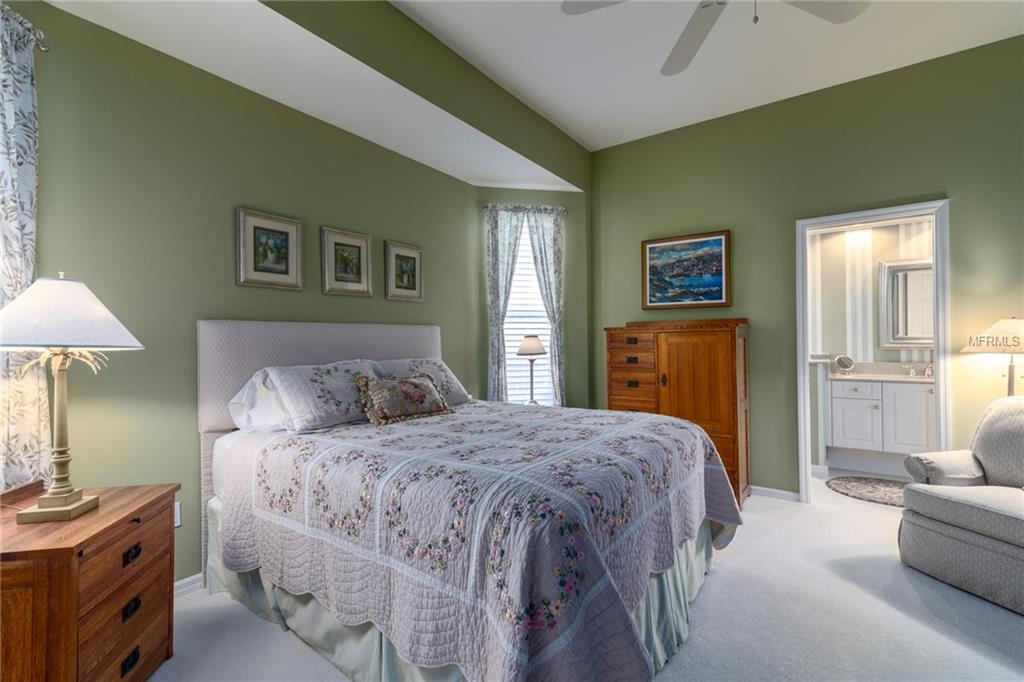 8015 WARWICK GARDENS LANE, UNIVERSITY PARK, Florida 34201, 4 Bedrooms Bedrooms, 10 Rooms Rooms,4 BathroomsBathrooms,Residential,For sale,WARWICK GARDENS,A4195989