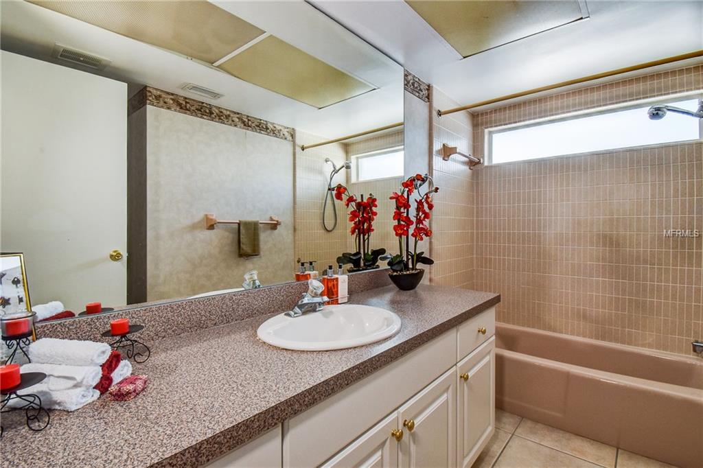 2217 BASCOM WAY, CLEARWATER, Florida 33764, 3 Bedrooms Bedrooms, 9 Rooms Rooms,2 BathroomsBathrooms,Residential,For sale,BASCOM,U7836856