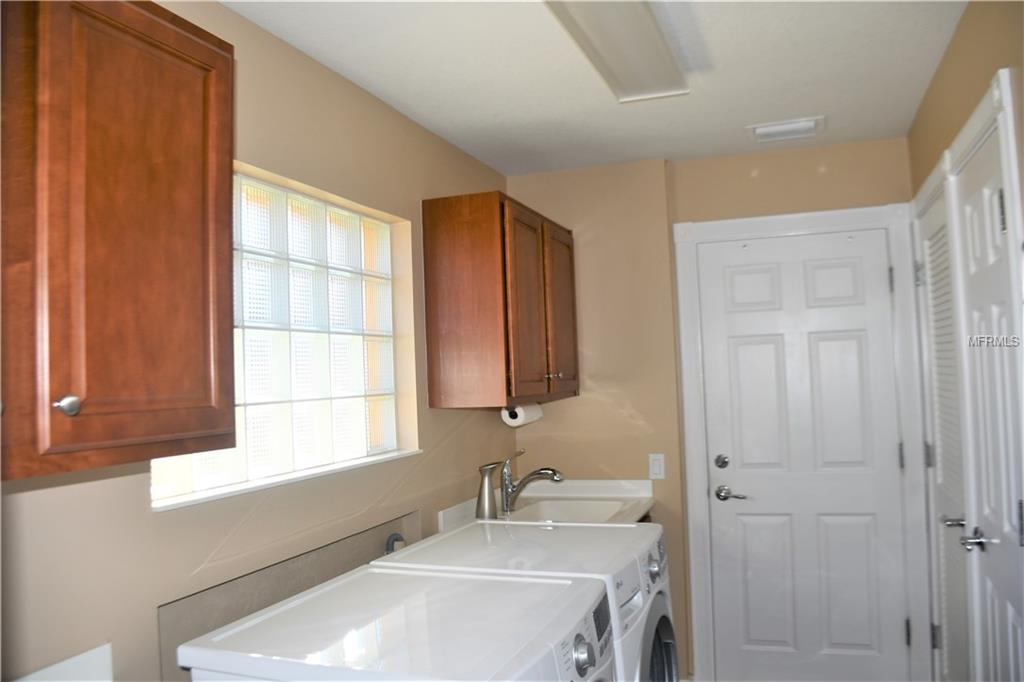 11933 KAJETAN LANE, ORLANDO, Florida 32827, 2 Bedrooms Bedrooms, 7 Rooms Rooms,2 BathroomsBathrooms,Residential,For sale,KAJETAN,O5554656