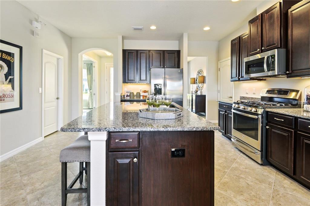 2326 PALMETUM LOOP, APOPKA, Florida 32712, 4 Bedrooms Bedrooms, 11 Rooms Rooms,2 BathroomsBathrooms,Residential,For sale,PALMETUM,W7637145