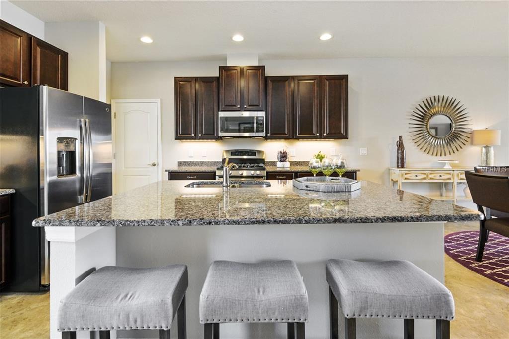 2326 PALMETUM LOOP, APOPKA, Florida 32712, 4 Bedrooms Bedrooms, 11 Rooms Rooms,2 BathroomsBathrooms,Residential,For sale,PALMETUM,W7637145