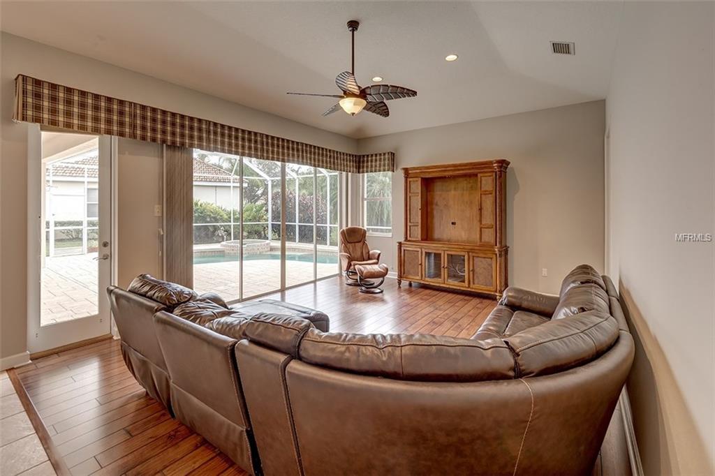 6732 COYOTE RIDGE COURT, UNIVERSITY PARK, Florida 34201, 5 Bedrooms Bedrooms, 10 Rooms Rooms,3 BathroomsBathrooms,Residential,For sale,COYOTE RIDGE,A4209099