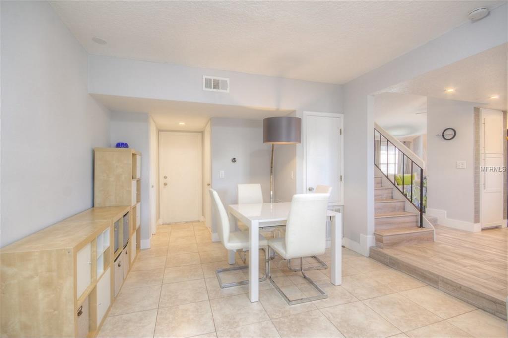 3921 STONEHAVEN ROAD, ORLANDO, Florida 32817, 4 Bedrooms Bedrooms, 7 Rooms Rooms,3 BathroomsBathrooms,Residential,For sale,STONEHAVEN,O5561687