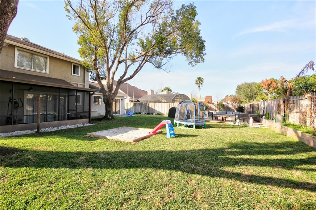 3921 STONEHAVEN ROAD, ORLANDO, Florida 32817, 4 Bedrooms Bedrooms, 7 Rooms Rooms,3 BathroomsBathrooms,Residential,For sale,STONEHAVEN,O5561687