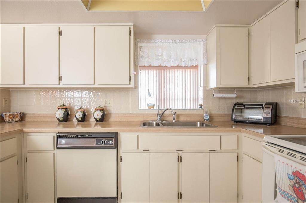 8813 MANOS CIRCLE, NEW PORT RICHEY, Florida 34655, 3 Bedrooms Bedrooms, 3 Rooms Rooms,2 BathroomsBathrooms,Residential,For sale,MANOS,U7847584