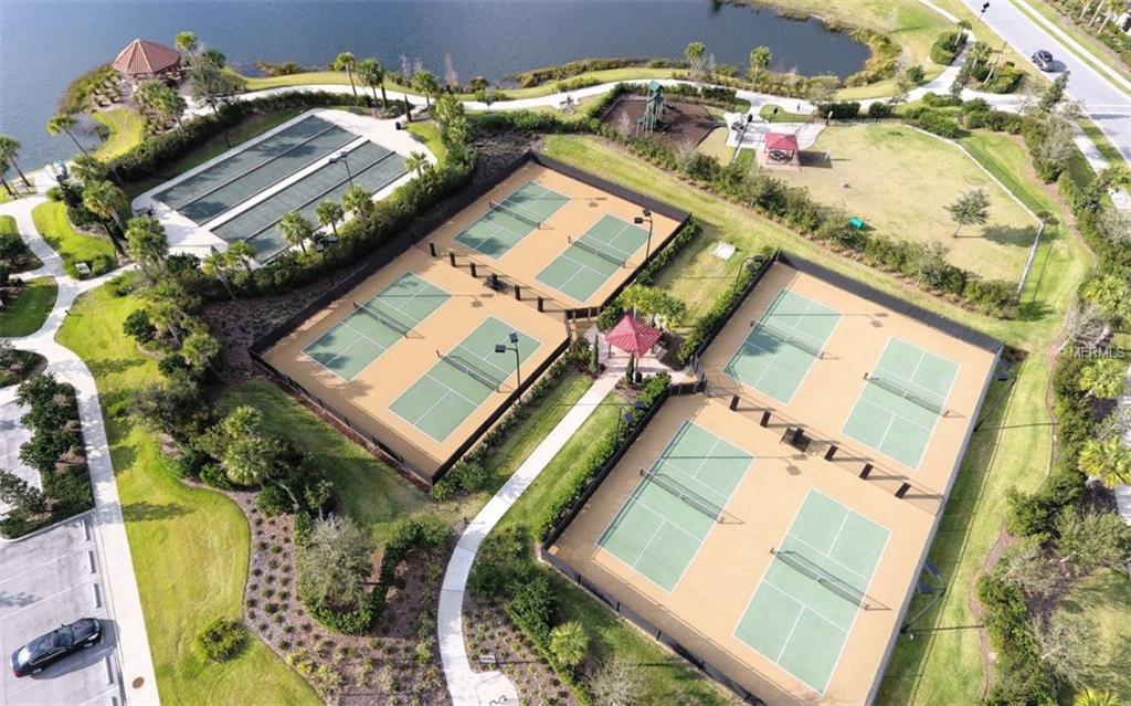 5222 CASTELLO LANE, BRADENTON, Florida 34211, 3 Bedrooms Bedrooms, 8 Rooms Rooms,2 BathroomsBathrooms,Residential,For sale,CASTELLO,A4195993