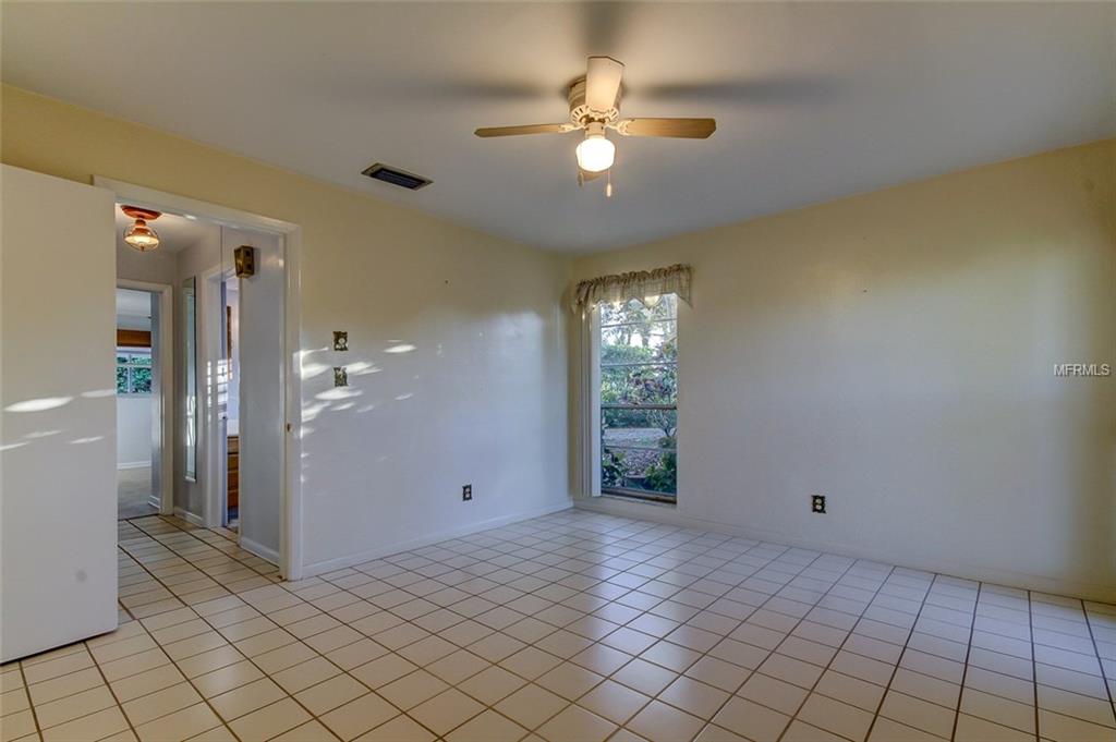 1440 40TH AVENUE NE, ST PETERSBURG, Florida 33703, 3 Bedrooms Bedrooms, 4 Rooms Rooms,2 BathroomsBathrooms,Residential,For sale,40TH,U7836870