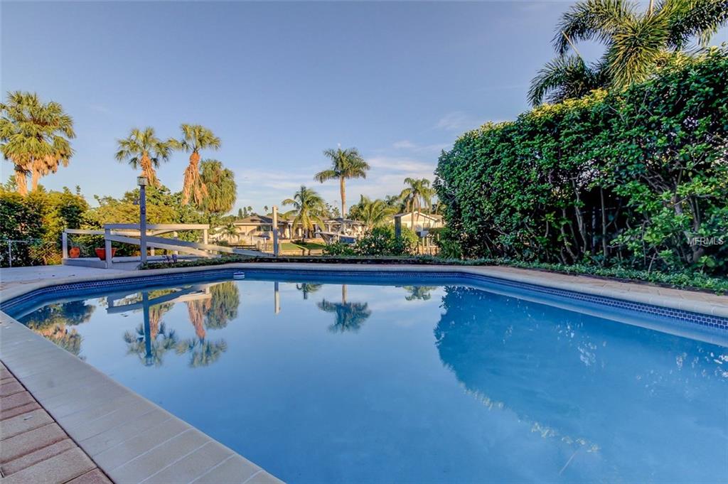 1440 40TH AVENUE NE, ST PETERSBURG, Florida 33703, 3 Bedrooms Bedrooms, 4 Rooms Rooms,2 BathroomsBathrooms,Residential,For sale,40TH,U7836870