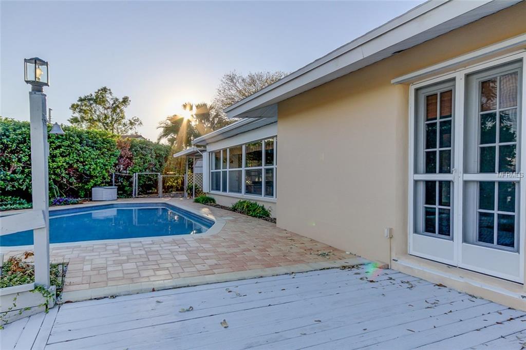 1440 40TH AVENUE NE, ST PETERSBURG, Florida 33703, 3 Bedrooms Bedrooms, 4 Rooms Rooms,2 BathroomsBathrooms,Residential,For sale,40TH,U7836870