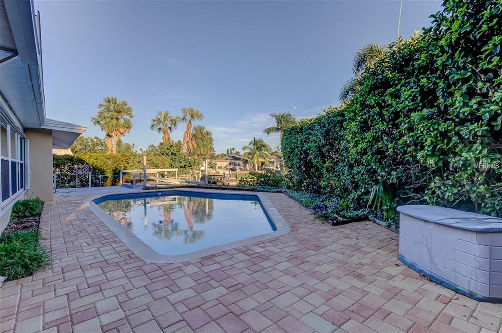 1440 40TH AVENUE NE, ST PETERSBURG, Florida 33703, 3 Bedrooms Bedrooms, 4 Rooms Rooms,2 BathroomsBathrooms,Residential,For sale,40TH,U7836870