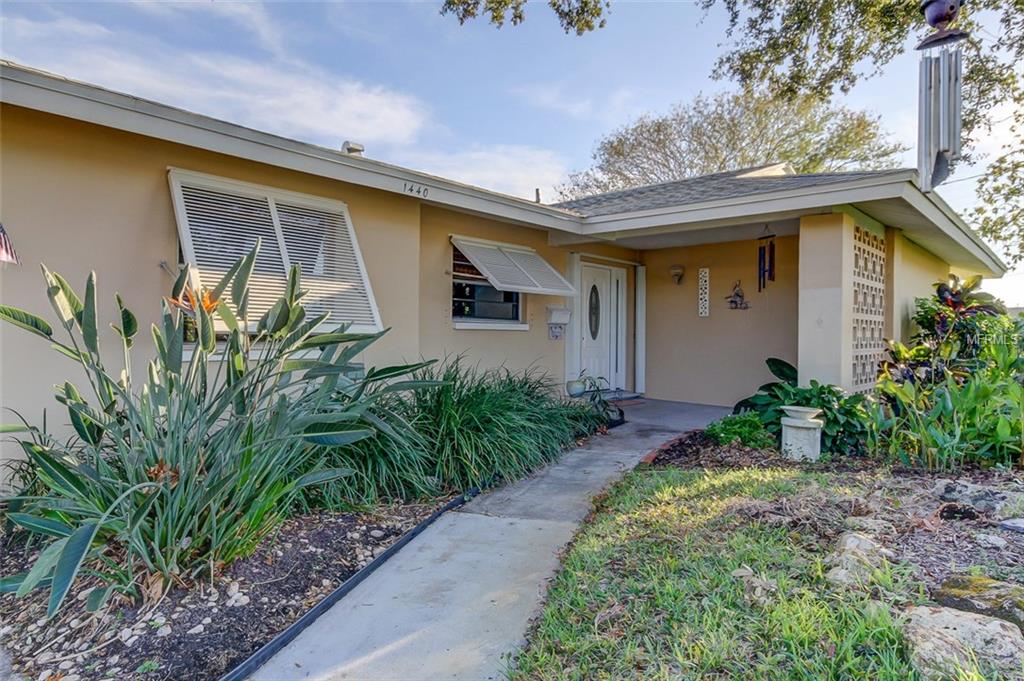 1440 40TH AVENUE NE, ST PETERSBURG, Florida 33703, 3 Bedrooms Bedrooms, 4 Rooms Rooms,2 BathroomsBathrooms,Residential,For sale,40TH,U7836870