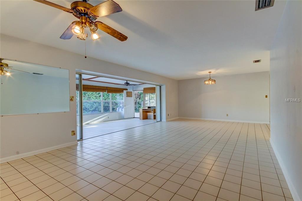 1440 40TH AVENUE NE, ST PETERSBURG, Florida 33703, 3 Bedrooms Bedrooms, 4 Rooms Rooms,2 BathroomsBathrooms,Residential,For sale,40TH,U7836870