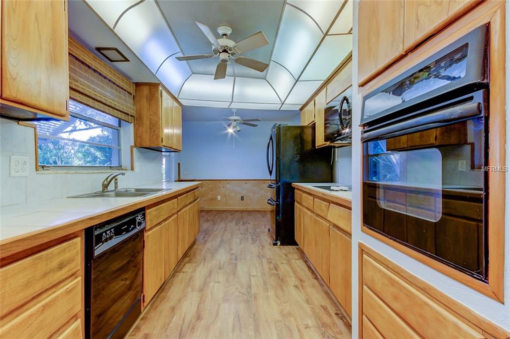 1440 40TH AVENUE NE, ST PETERSBURG, Florida 33703, 3 Bedrooms Bedrooms, 4 Rooms Rooms,2 BathroomsBathrooms,Residential,For sale,40TH,U7836870