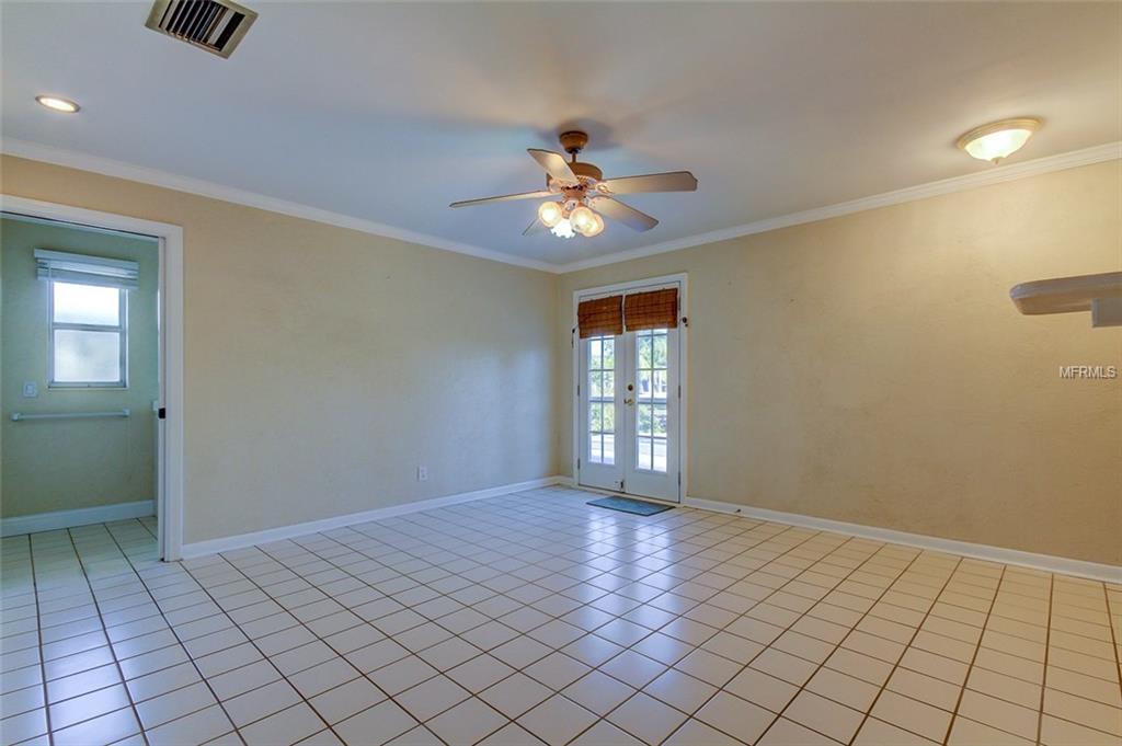 1440 40TH AVENUE NE, ST PETERSBURG, Florida 33703, 3 Bedrooms Bedrooms, 4 Rooms Rooms,2 BathroomsBathrooms,Residential,For sale,40TH,U7836870