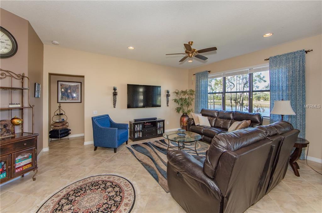 422 DEL SOL AVENUE, DAVENPORT, Florida 33837, 2 Bedrooms Bedrooms, 6 Rooms Rooms,2 BathroomsBathrooms,Residential,For sale,DEL SOL,S4854715