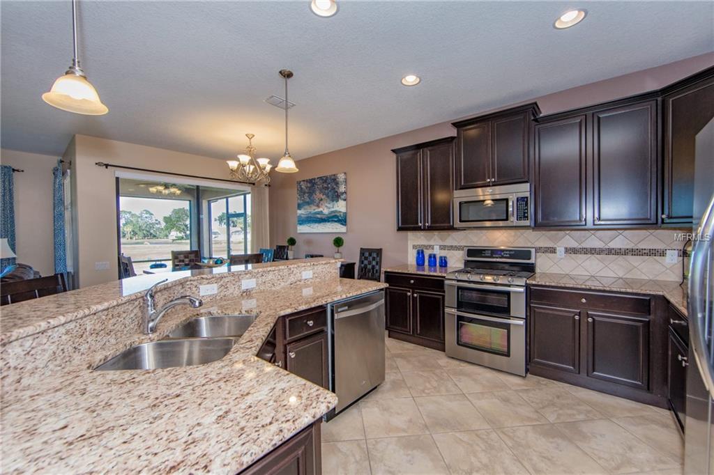 422 DEL SOL AVENUE, DAVENPORT, Florida 33837, 2 Bedrooms Bedrooms, 6 Rooms Rooms,2 BathroomsBathrooms,Residential,For sale,DEL SOL,S4854715