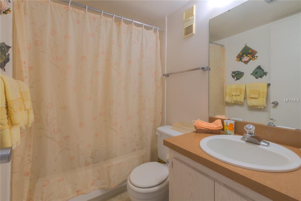 190 HICKORY WOODS COURT, DELTONA, Florida 32725, 2 Bedrooms Bedrooms, 5 Rooms Rooms,2 BathroomsBathrooms,Residential,For sale,HICKORY WOODS,V4722743