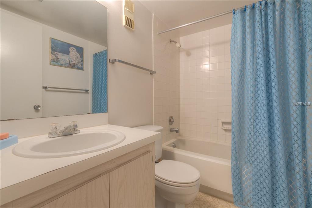 190 HICKORY WOODS COURT, DELTONA, Florida 32725, 2 Bedrooms Bedrooms, 5 Rooms Rooms,2 BathroomsBathrooms,Residential,For sale,HICKORY WOODS,V4722743