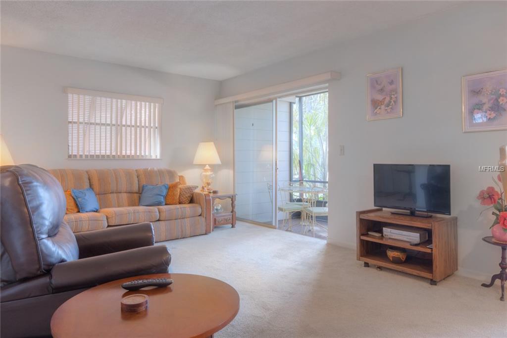 190 HICKORY WOODS COURT, DELTONA, Florida 32725, 2 Bedrooms Bedrooms, 5 Rooms Rooms,2 BathroomsBathrooms,Residential,For sale,HICKORY WOODS,V4722743