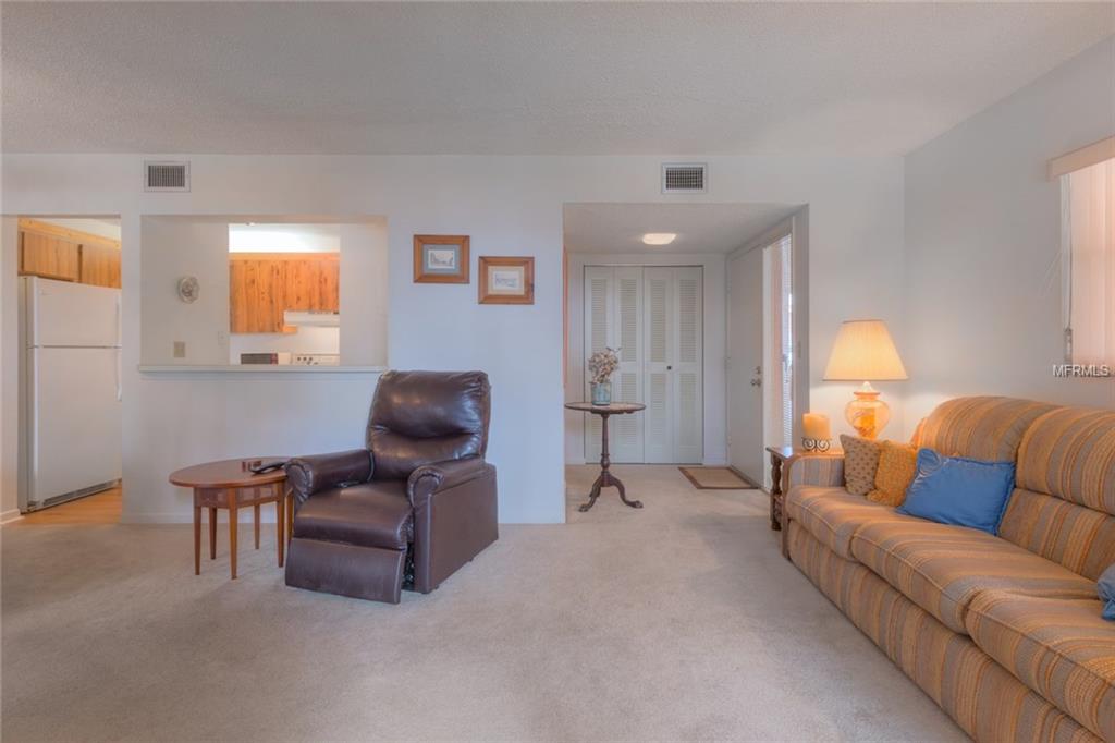 190 HICKORY WOODS COURT, DELTONA, Florida 32725, 2 Bedrooms Bedrooms, 5 Rooms Rooms,2 BathroomsBathrooms,Residential,For sale,HICKORY WOODS,V4722743