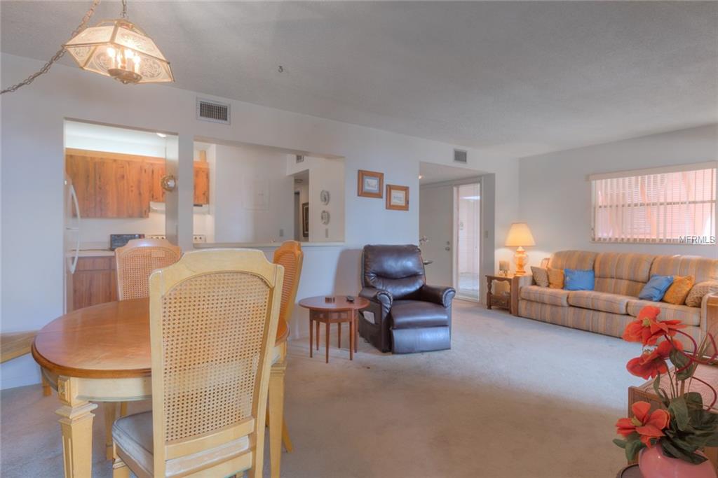 190 HICKORY WOODS COURT, DELTONA, Florida 32725, 2 Bedrooms Bedrooms, 5 Rooms Rooms,2 BathroomsBathrooms,Residential,For sale,HICKORY WOODS,V4722743