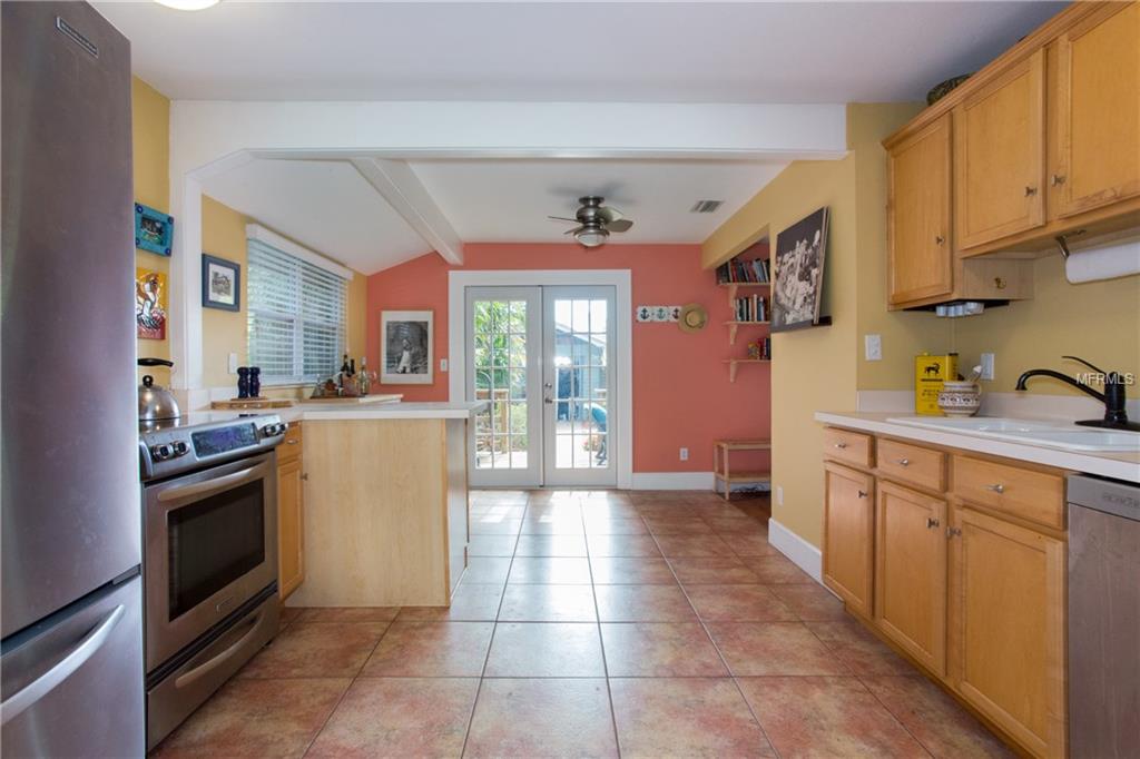 118 12TH AVENUE NE, ST PETERSBURG, Florida 33701, 2 Bedrooms Bedrooms, 3 Rooms Rooms,1 BathroomBathrooms,Residential,For sale,12TH,U7846889