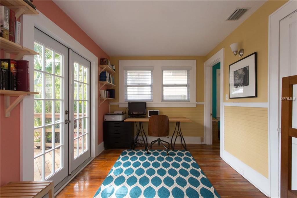 118 12TH AVENUE NE, ST PETERSBURG, Florida 33701, 2 Bedrooms Bedrooms, 3 Rooms Rooms,1 BathroomBathrooms,Residential,For sale,12TH,U7846889