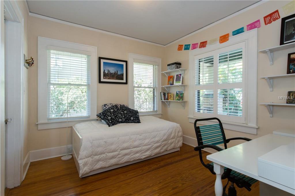 118 12TH AVENUE NE, ST PETERSBURG, Florida 33701, 2 Bedrooms Bedrooms, 3 Rooms Rooms,1 BathroomBathrooms,Residential,For sale,12TH,U7846889