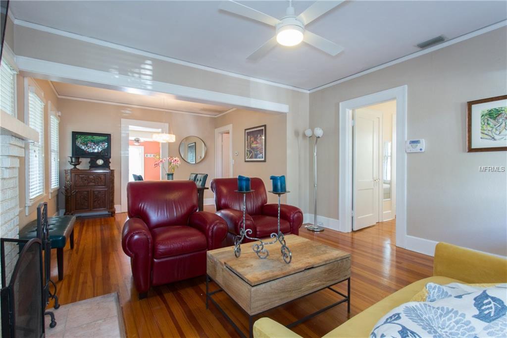 118 12TH AVENUE NE, ST PETERSBURG, Florida 33701, 2 Bedrooms Bedrooms, 3 Rooms Rooms,1 BathroomBathrooms,Residential,For sale,12TH,U7846889