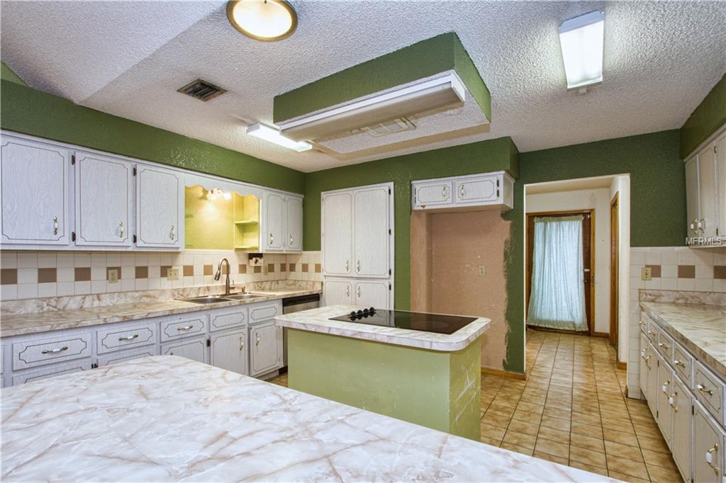 12747 PINE ISLAND DRIVE, LEESBURG, Florida 34788, 4 Bedrooms Bedrooms, 8 Rooms Rooms,3 BathroomsBathrooms,Residential,For sale,PINE ISLAND,G4852697