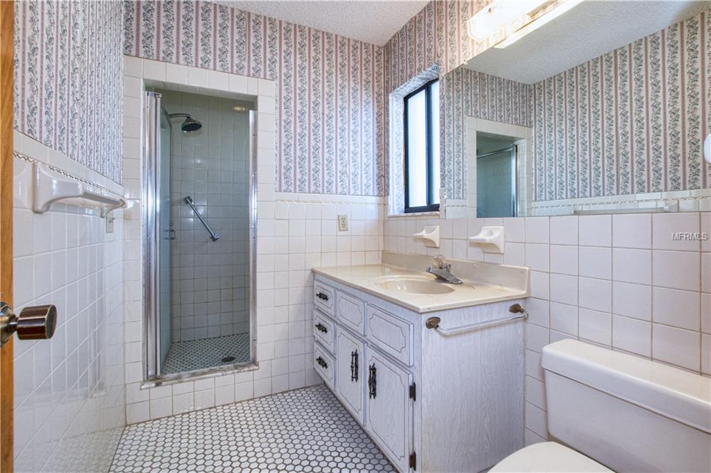 12747 PINE ISLAND DRIVE, LEESBURG, Florida 34788, 4 Bedrooms Bedrooms, 8 Rooms Rooms,3 BathroomsBathrooms,Residential,For sale,PINE ISLAND,G4852697