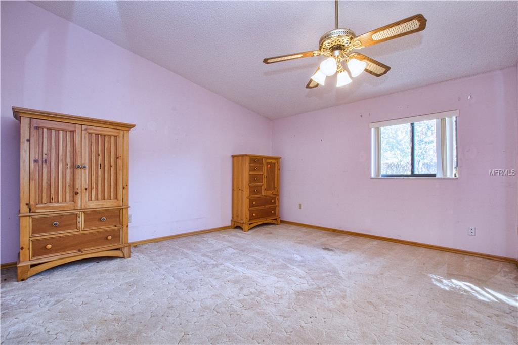 12747 PINE ISLAND DRIVE, LEESBURG, Florida 34788, 4 Bedrooms Bedrooms, 8 Rooms Rooms,3 BathroomsBathrooms,Residential,For sale,PINE ISLAND,G4852697