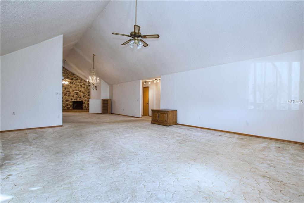 12747 PINE ISLAND DRIVE, LEESBURG, Florida 34788, 4 Bedrooms Bedrooms, 8 Rooms Rooms,3 BathroomsBathrooms,Residential,For sale,PINE ISLAND,G4852697