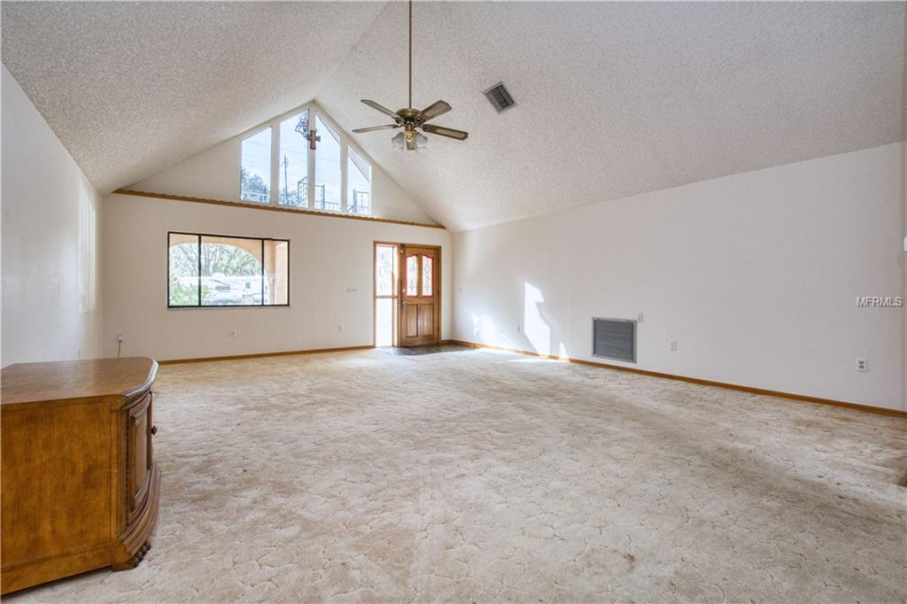 12747 PINE ISLAND DRIVE, LEESBURG, Florida 34788, 4 Bedrooms Bedrooms, 8 Rooms Rooms,3 BathroomsBathrooms,Residential,For sale,PINE ISLAND,G4852697