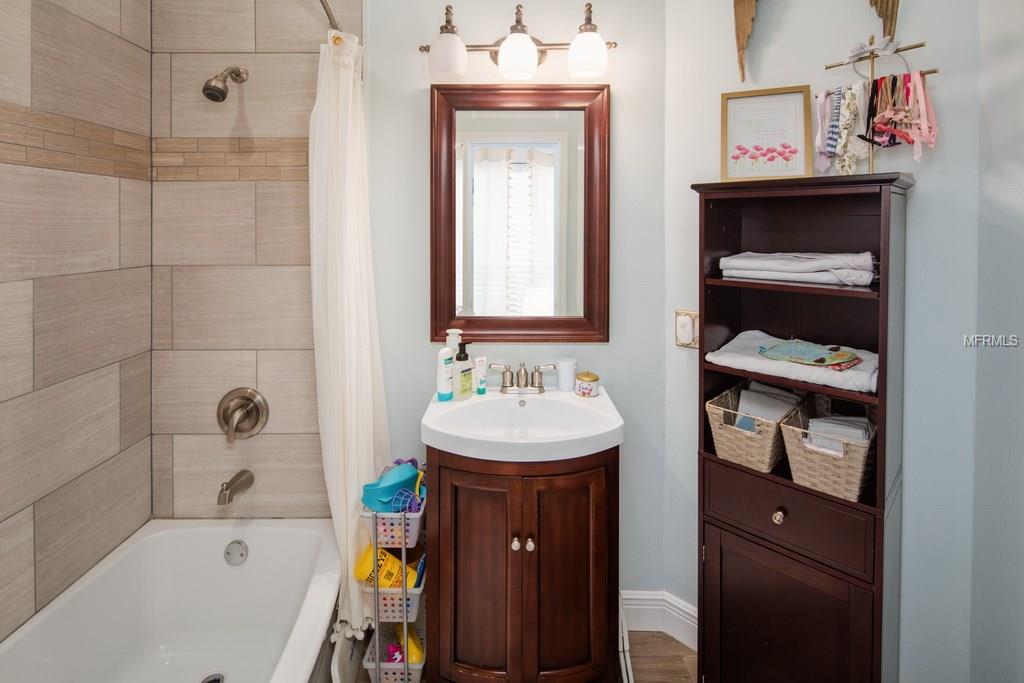 4205 WATERFRONT PARKWAY, ORLANDO, Florida 32806, 3 Bedrooms Bedrooms, 7 Rooms Rooms,3 BathroomsBathrooms,Residential,For sale,WATERFRONT,O5561786