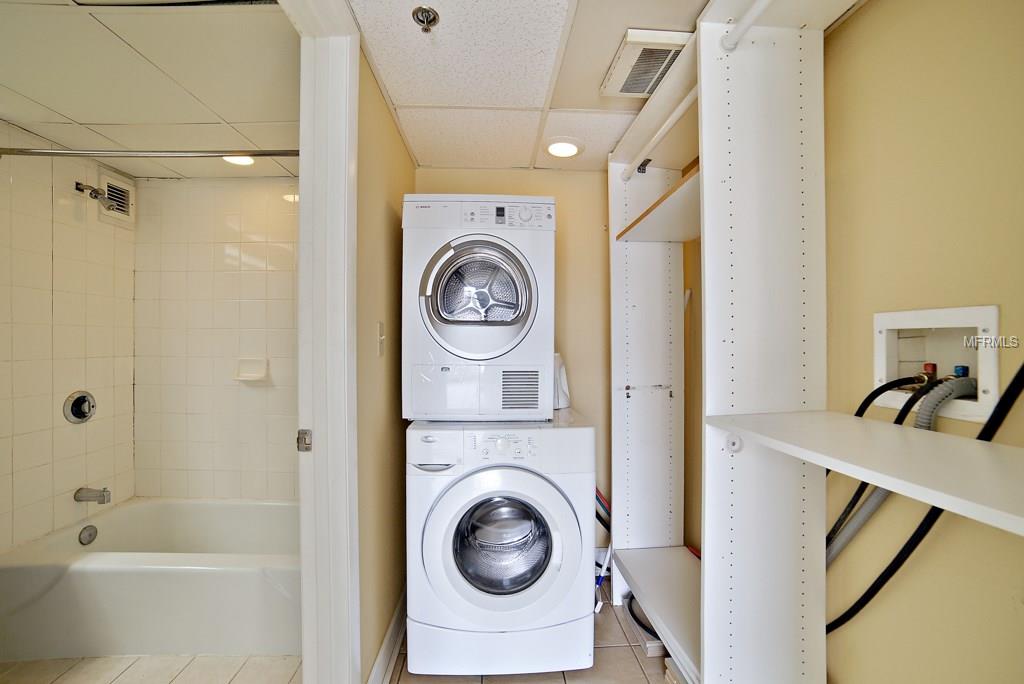 151 E WASHINGTON STREET, ORLANDO, Florida 32801, 2 Bedrooms Bedrooms, 4 Rooms Rooms,2 BathroomsBathrooms,Residential,For sale,WASHINGTON,O5506020