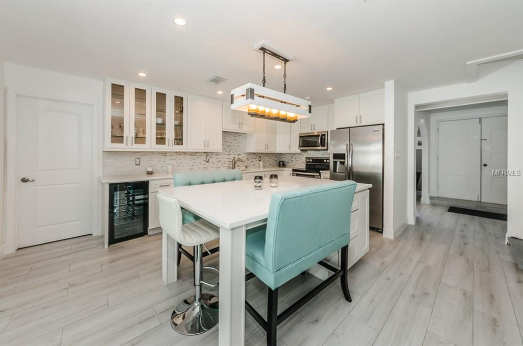 10416 HETRICK CIRCLE W, LARGO, Florida 33774, 4 Bedrooms Bedrooms, 4 Rooms Rooms,3 BathroomsBathrooms,Residential,For sale,HETRICK,U7841176