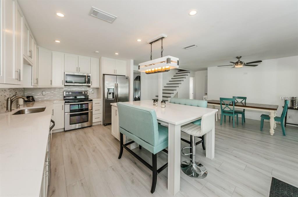 10416 HETRICK CIRCLE W, LARGO, Florida 33774, 4 Bedrooms Bedrooms, 4 Rooms Rooms,3 BathroomsBathrooms,Residential,For sale,HETRICK,U7841176