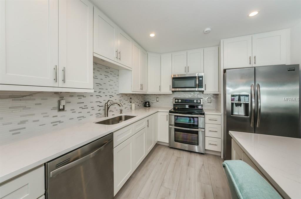 10416 HETRICK CIRCLE W, LARGO, Florida 33774, 4 Bedrooms Bedrooms, 4 Rooms Rooms,3 BathroomsBathrooms,Residential,For sale,HETRICK,U7841176