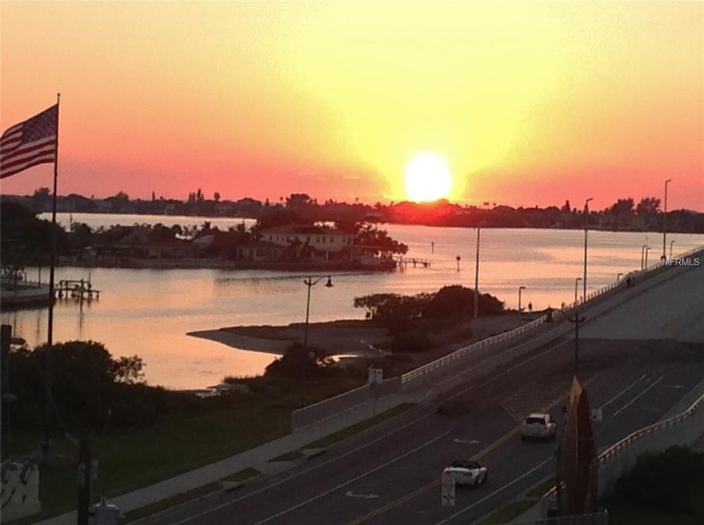 100 BLUFF VIEW DRIVE, BELLEAIR BLUFFS, Florida 33770, 2 Bedrooms Bedrooms, 5 Rooms Rooms,2 BathroomsBathrooms,Residential,For sale,BLUFF VIEW,U7845057