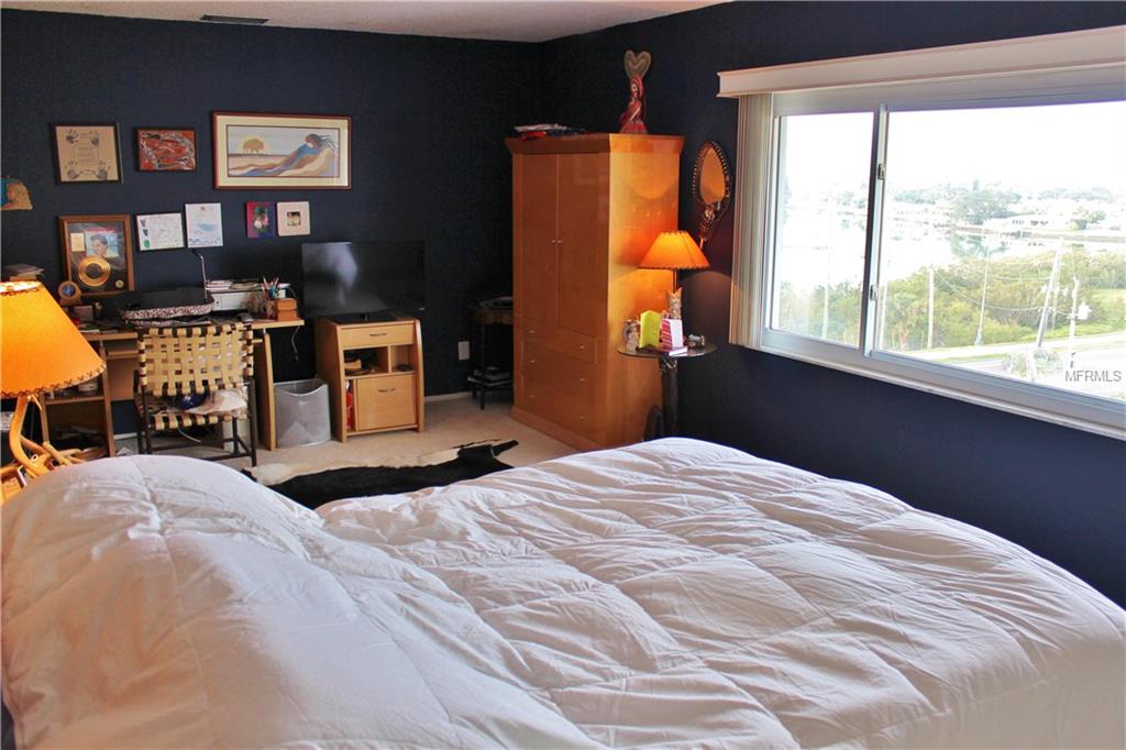 100 BLUFF VIEW DRIVE, BELLEAIR BLUFFS, Florida 33770, 2 Bedrooms Bedrooms, 5 Rooms Rooms,2 BathroomsBathrooms,Residential,For sale,BLUFF VIEW,U7845057