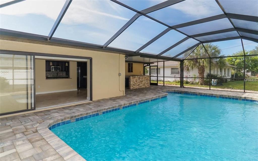 6738 ROXBURY DRIVE, SARASOTA, Florida 34231, 3 Bedrooms Bedrooms, 5 Rooms Rooms,2 BathroomsBathrooms,Residential,For sale,ROXBURY,A4208811