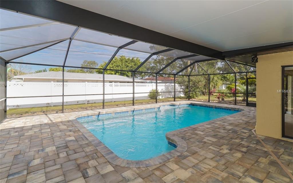 6738 ROXBURY DRIVE, SARASOTA, Florida 34231, 3 Bedrooms Bedrooms, 5 Rooms Rooms,2 BathroomsBathrooms,Residential,For sale,ROXBURY,A4208811