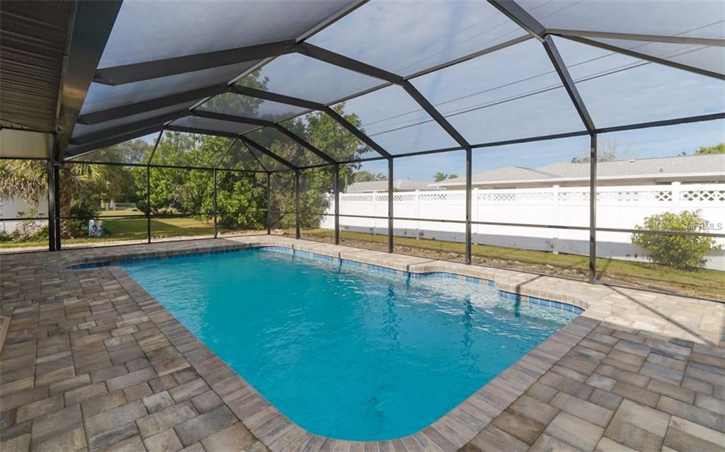 6738 ROXBURY DRIVE, SARASOTA, Florida 34231, 3 Bedrooms Bedrooms, 5 Rooms Rooms,2 BathroomsBathrooms,Residential,For sale,ROXBURY,A4208811