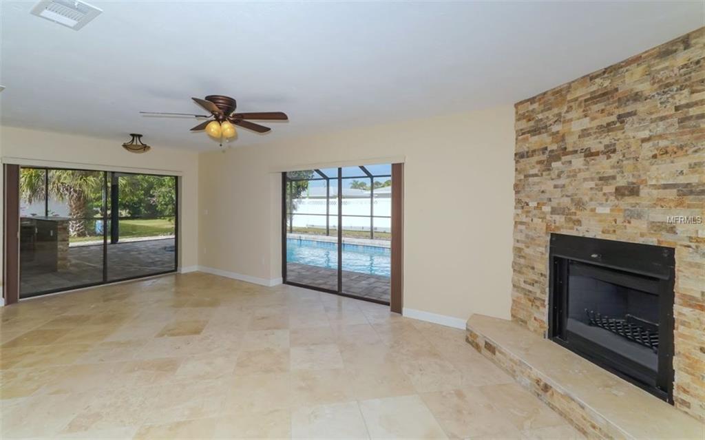 6738 ROXBURY DRIVE, SARASOTA, Florida 34231, 3 Bedrooms Bedrooms, 5 Rooms Rooms,2 BathroomsBathrooms,Residential,For sale,ROXBURY,A4208811