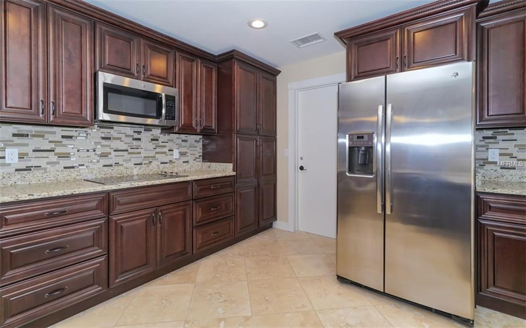 6738 ROXBURY DRIVE, SARASOTA, Florida 34231, 3 Bedrooms Bedrooms, 5 Rooms Rooms,2 BathroomsBathrooms,Residential,For sale,ROXBURY,A4208811